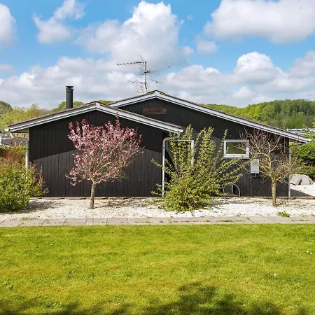 Two-bedroom In Haderslev 12 *